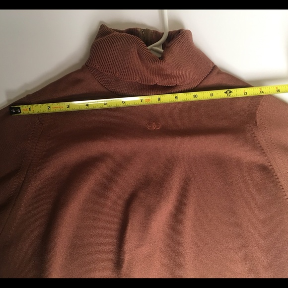 GIVENCHY • Long Sleeve Turtleneck Vintage Pullover - Picture 14 of 14